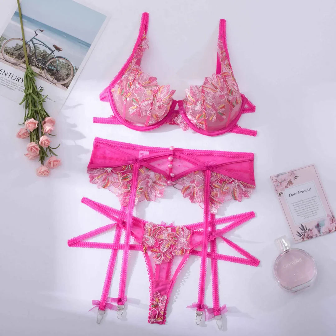 MIRANDA'S LINGERIE SET
