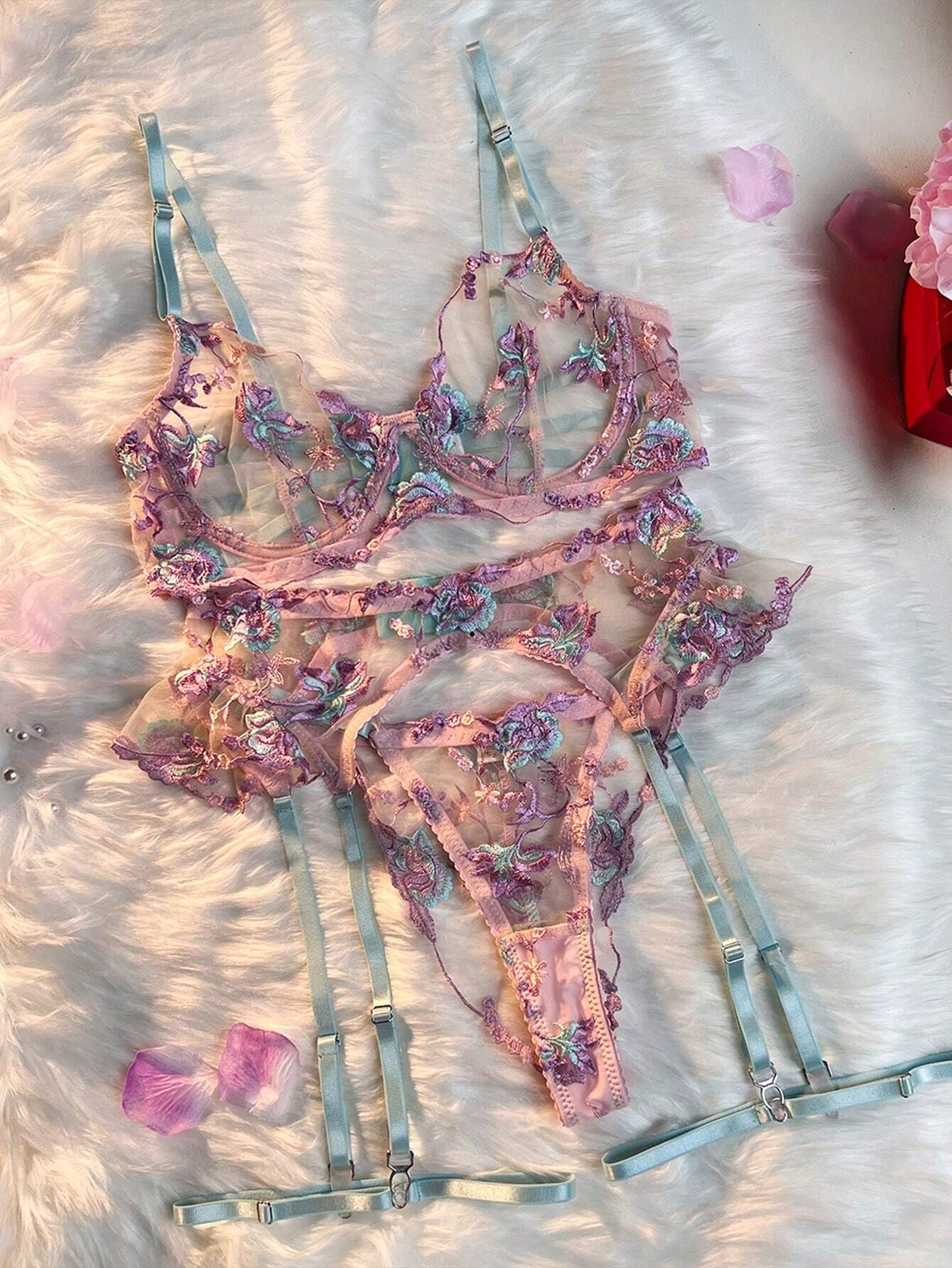 CAMILA'S LINGERIE SET