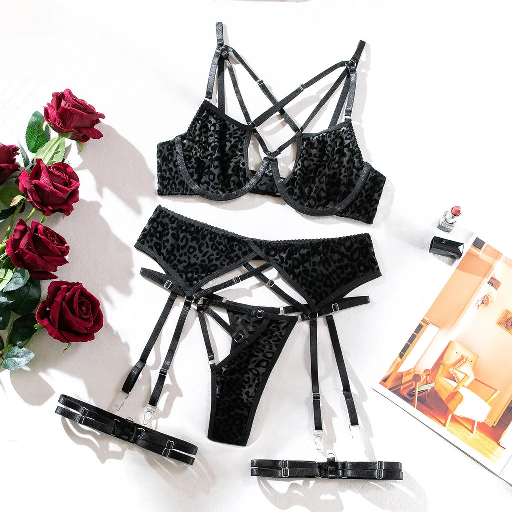 PAIGE'S LINGERIE SET